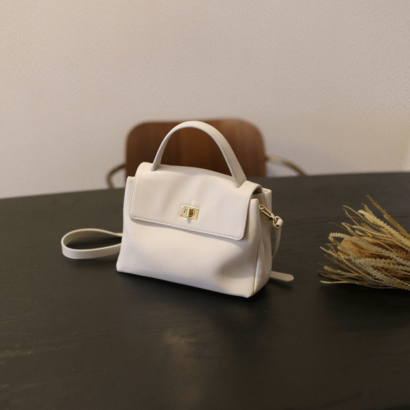 2025 Summer New Women's Handbag Summer New Soft Handbag Women's Shoulder Bag New Simple Designer Bag fashion Summer New Women's Crossbo