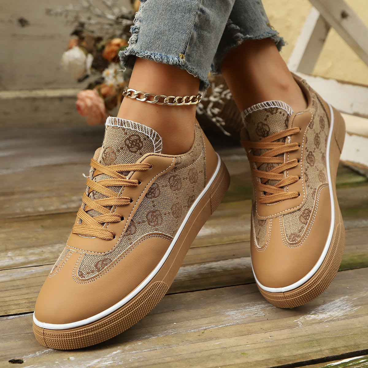 Free shipping casual plus size women's shoes sizes 36-42 new minimalist design versatile lace up low top flat bottomed board shoes