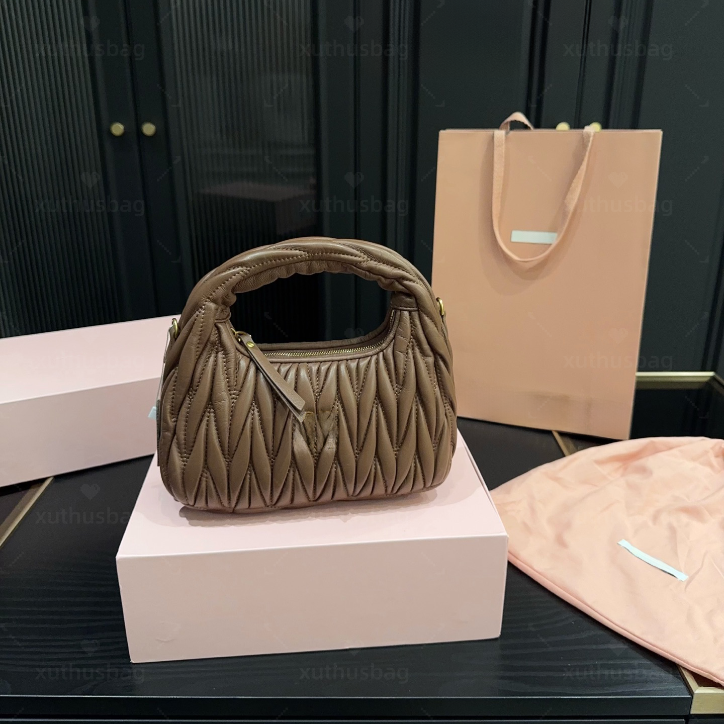 Retro pleated genuine leather handbags Women's lightweight crossbody bag Fashionable versatile high-end designer bags shoulder bags