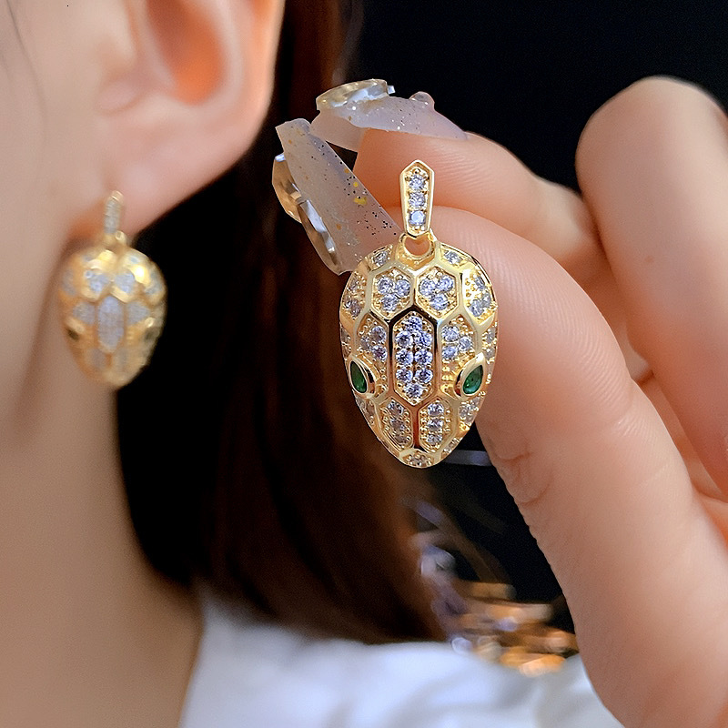 Luxury High-end Fashion Temperament Ear Studs Accessories Free Shipping Designer Luxury Jewelry Gold-plated Micro Inlaid Zircon Snake Head Women'