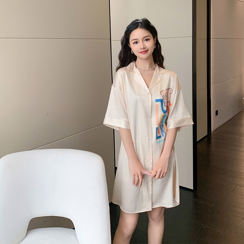 High - quality new style ice - silk turn - down collar cardigan for women's wear. Loose silk pajamas and home clothes for casual women.