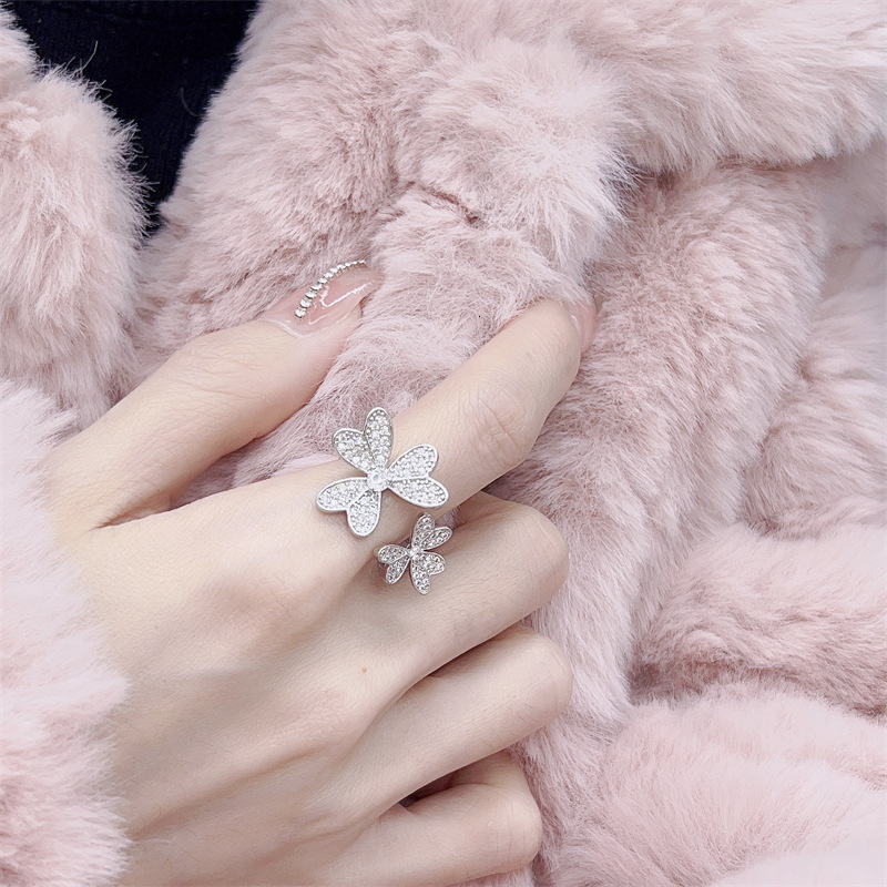 2025 New Retro Exquisite Fashionable Multi-functional Super Shiny Designer Jewelry Wedding Ring Adjustable Open Ring Flower-shaped Flower Hand Jewelry