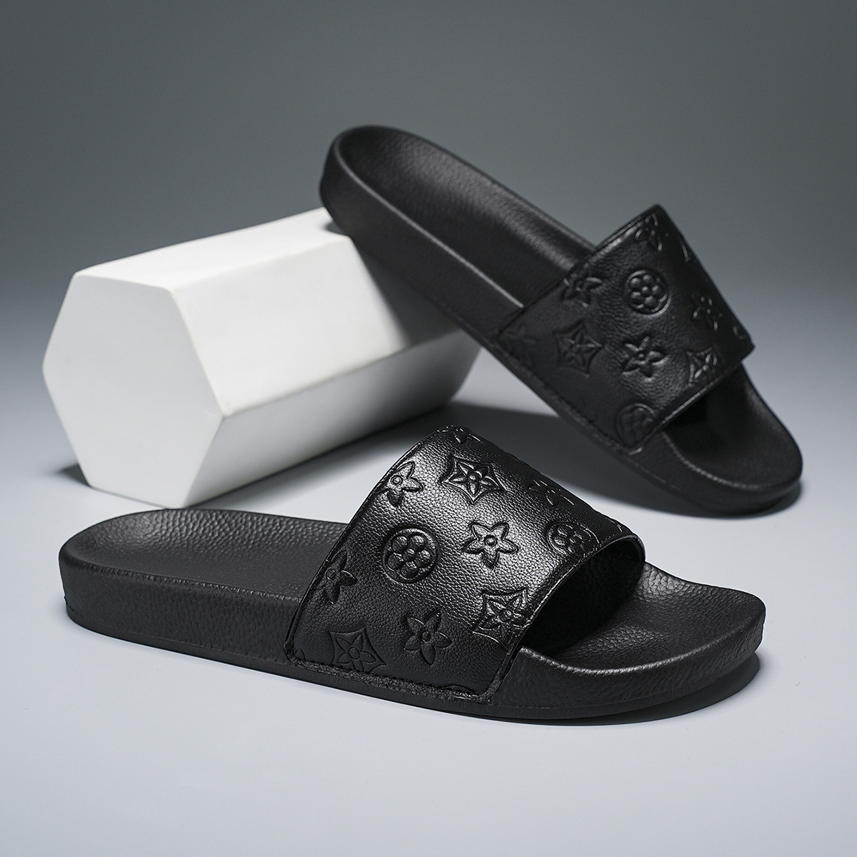 Designer Slippers New style one-shoulder slippers for men to wear outside, anti-slip and anti-odor soft-soled casual one-shoulder cool slippers Free s