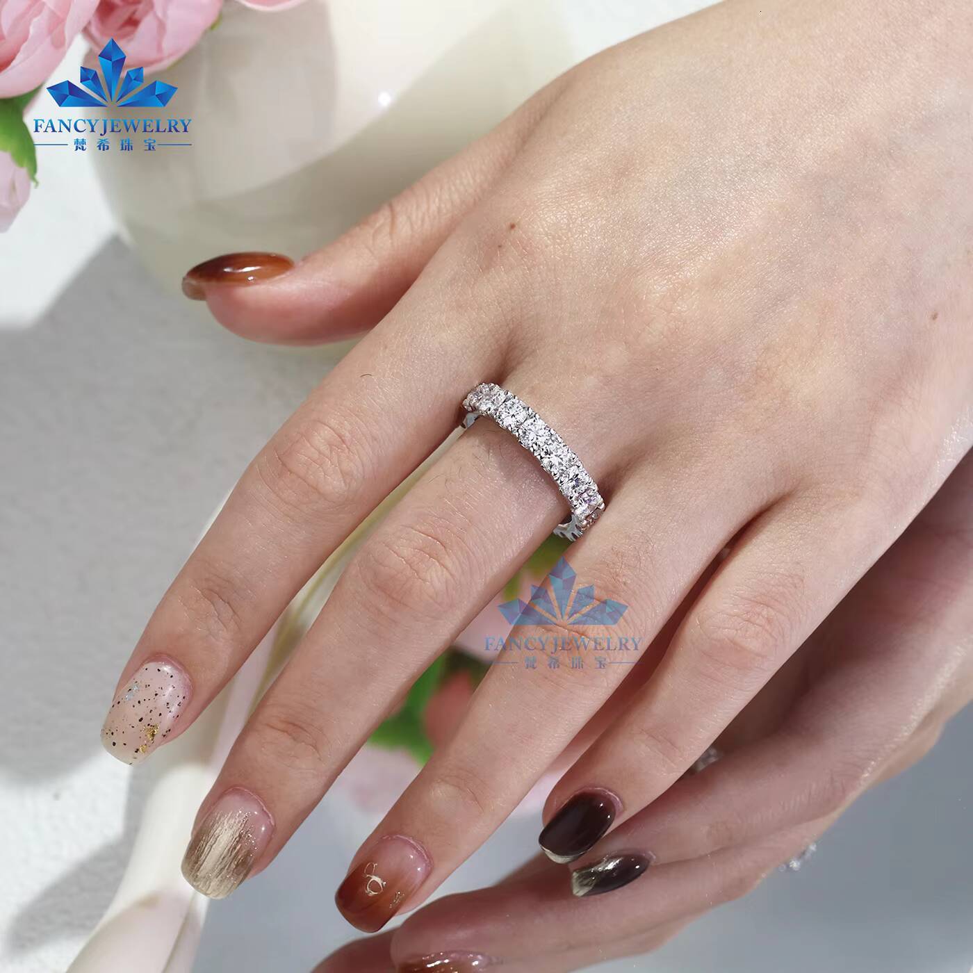 Customized Luxury 14K/18K Solid Gold Moissanite Rings Round Shape Engagement Eternity Bands Ring for Women Men