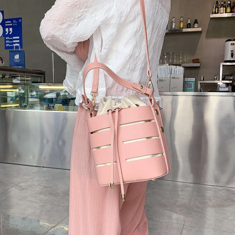 Handheld PU Korean Version 2025 Fashion Hollow Personality Ins Internet Celebrity Stylish Single Shoulder Crossbody Bucket Bag for Women