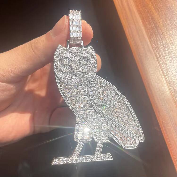 Yu Ying Fine Jewelry New Product Exquisite Owl Pendant baguette Moissanite Vvs d Color Pure Silver Pendant