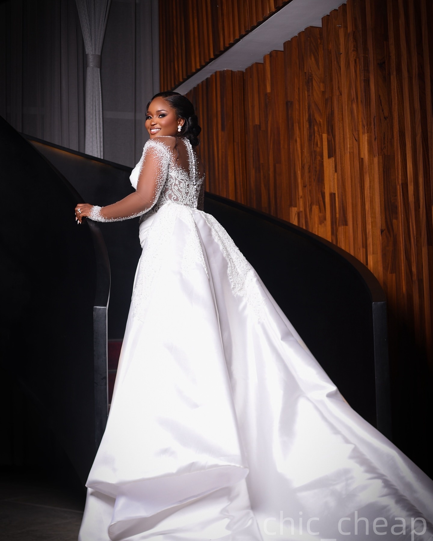 2025 Aso Ebi Plus Size White Mermaid Wedding Dress Beaded Lace Full Sleeves Detachable Train Satin Bridal Gowns Dresses ZJ06755