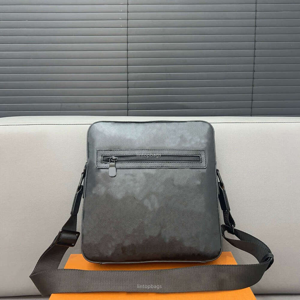 Designer men Leather Black Messenger bag Crossbody Bags Shopping Bag Plain Shoulder Handbags Women Wallets purse tote bag Travel bags, phone bag, card bag