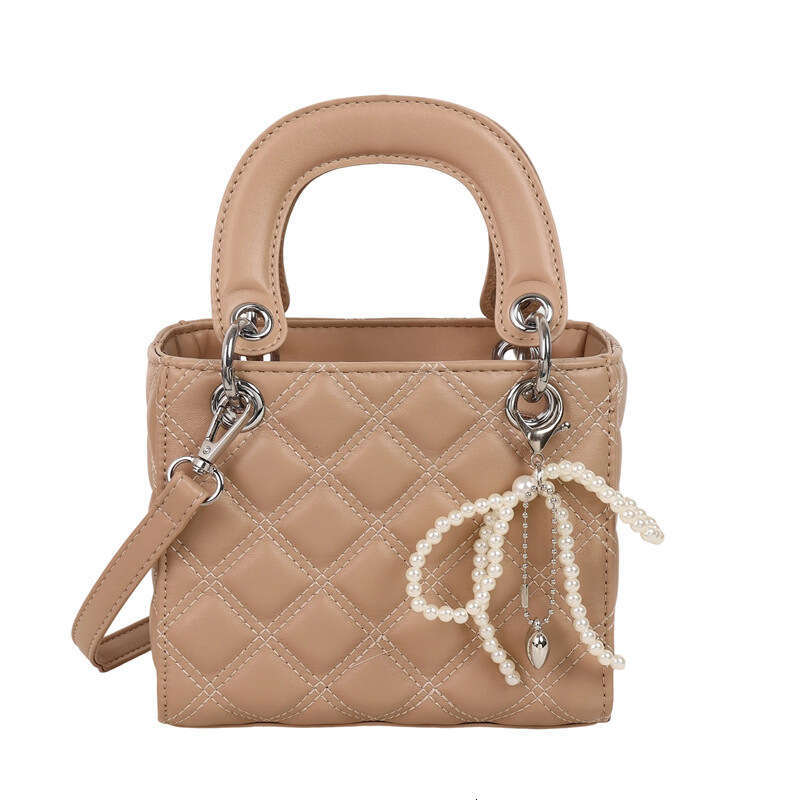 French Niche Light Luxury for Women 2025 Spring New Classic Embroidered Quilted Single Shoulder Crossbody Handbag Princess Diana Bag
