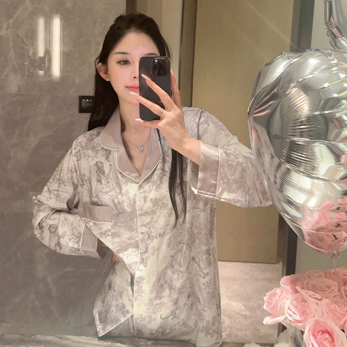 Ice silk pajamas, thin long - sleeved style for spring summer and autumn They have an elegant look are slimming and this home - wear can also be worn 