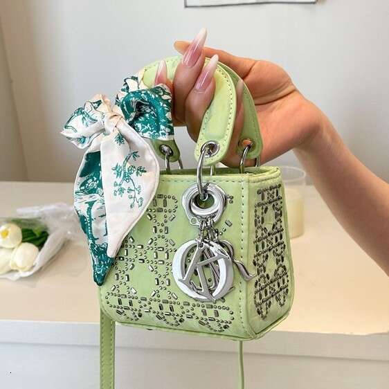 Hot Rhinestone Princess Diana 2025 Summer New Single Shoulder Crossbody Handbag Niche High-end Texture Trade Women's Bag