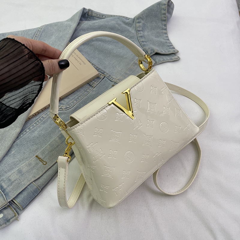 Free shipping, high-end ladies' bag, annual fashionable new patent leather large capacity commuter bucket bag, handbag, light luxury single-shoul