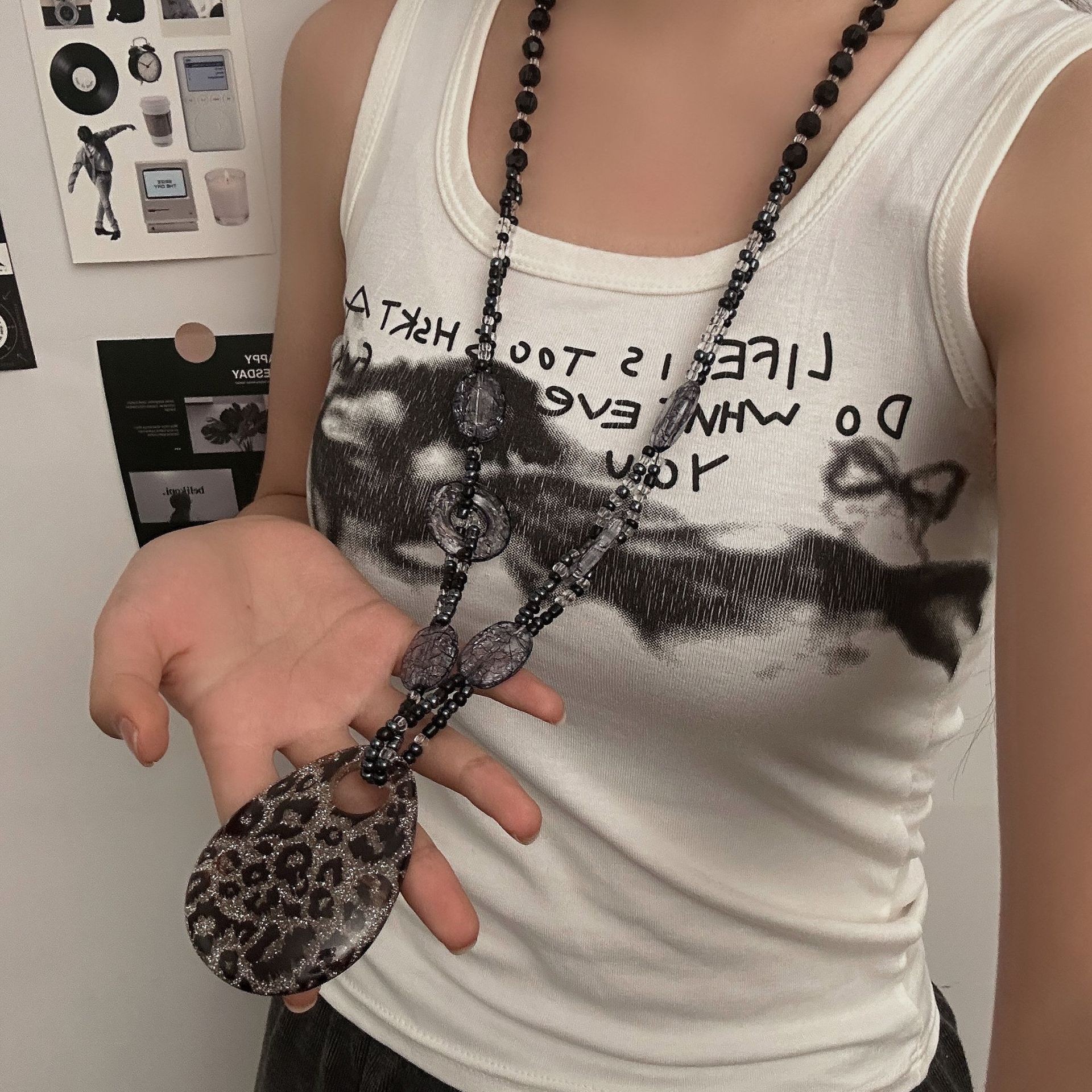 Women's Vintage Tribal Leopard Print Pendant Necklace Y2K Long Collarbone Chain Edgy Alternative Statement Jewelry for Women