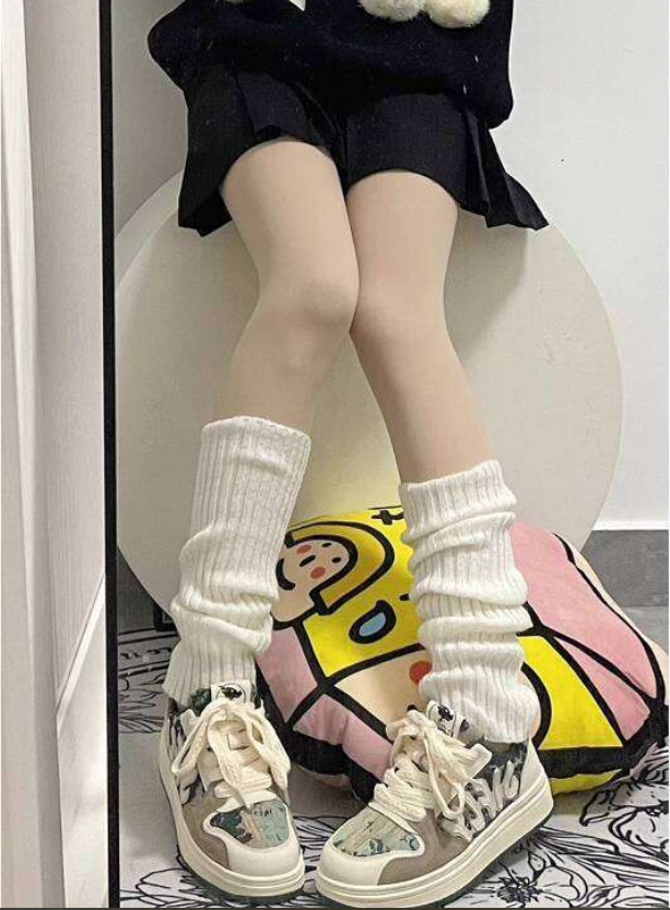Vintage Graffiti Print Sneakers Men Breathable Casual Loafers Women Korean Style Trendy hiking shoes casual shoes lightweight comfortable Trendy brand