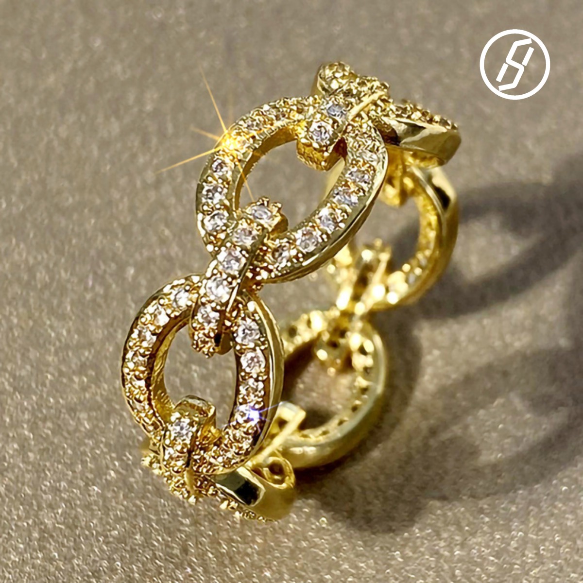 Free Shipping 2025 New Round Buckle Micro-inlay Design Geometric Trendy Style Personalized Cuban Chain Designer Ring for Women