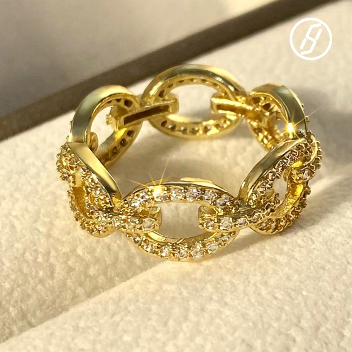 Free Shipping 2025 New Round Buckle Micro-inlay Design Geometric Trendy Style Personalized Cuban Chain Designer Ring for Women