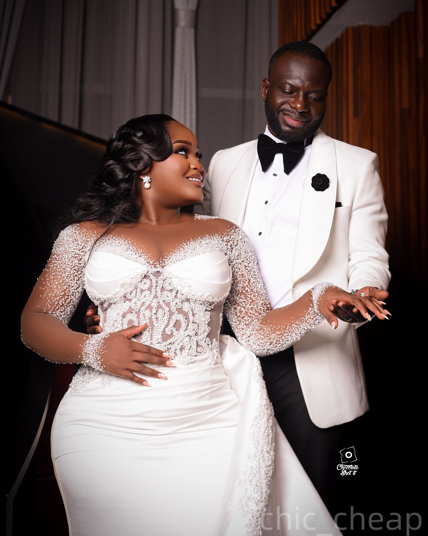 2025 Aso Ebi Plus Size White Mermaid Wedding Dress Beaded Lace Full Sleeves Detachable Train Satin Bridal Gowns Dresses ZJ06755