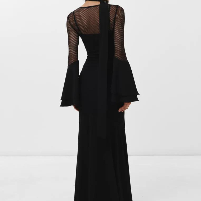 2025 European and American style niche elegant dress autumn high waisted tight fitting women's fashion S hollowed out round neck banquet long new