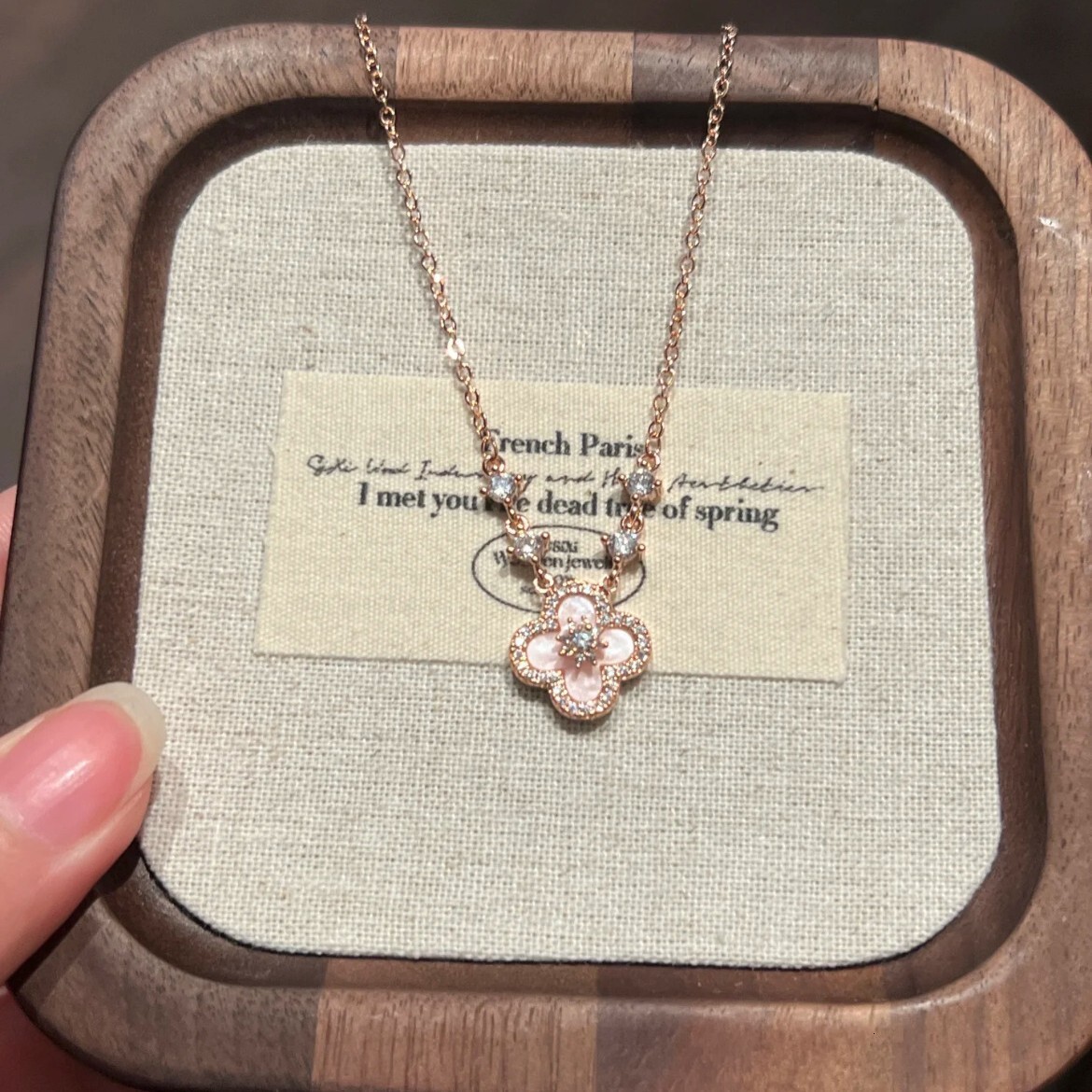 Real Gold Plated Zircon Lucky Clover Pendant Necklace Ins Fashion Simple Clavicle Chain Light High-end Sense Jewelry for Women - view 3