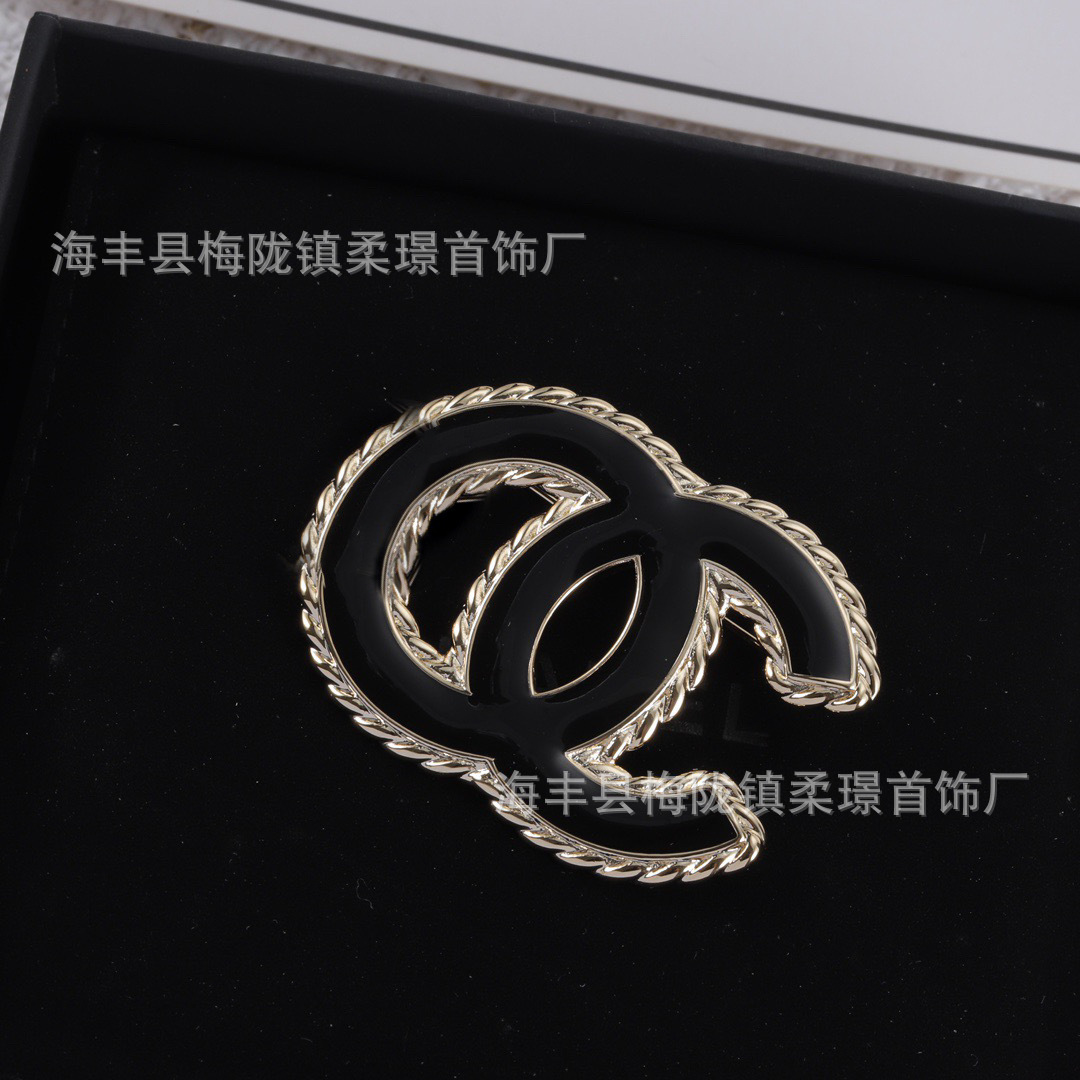 brooches designer luxury jewelry for men women gold silver woman brooch 2025 new double c letter brass material high-end sweater coat brooch channels chanelly WVGD