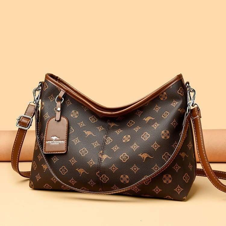 2025 Summer Women's Lazy Style Top Layer Vegetable Tanned Leather Tote Large Capacity Shoulder Simple Versatile Crossbody Bag