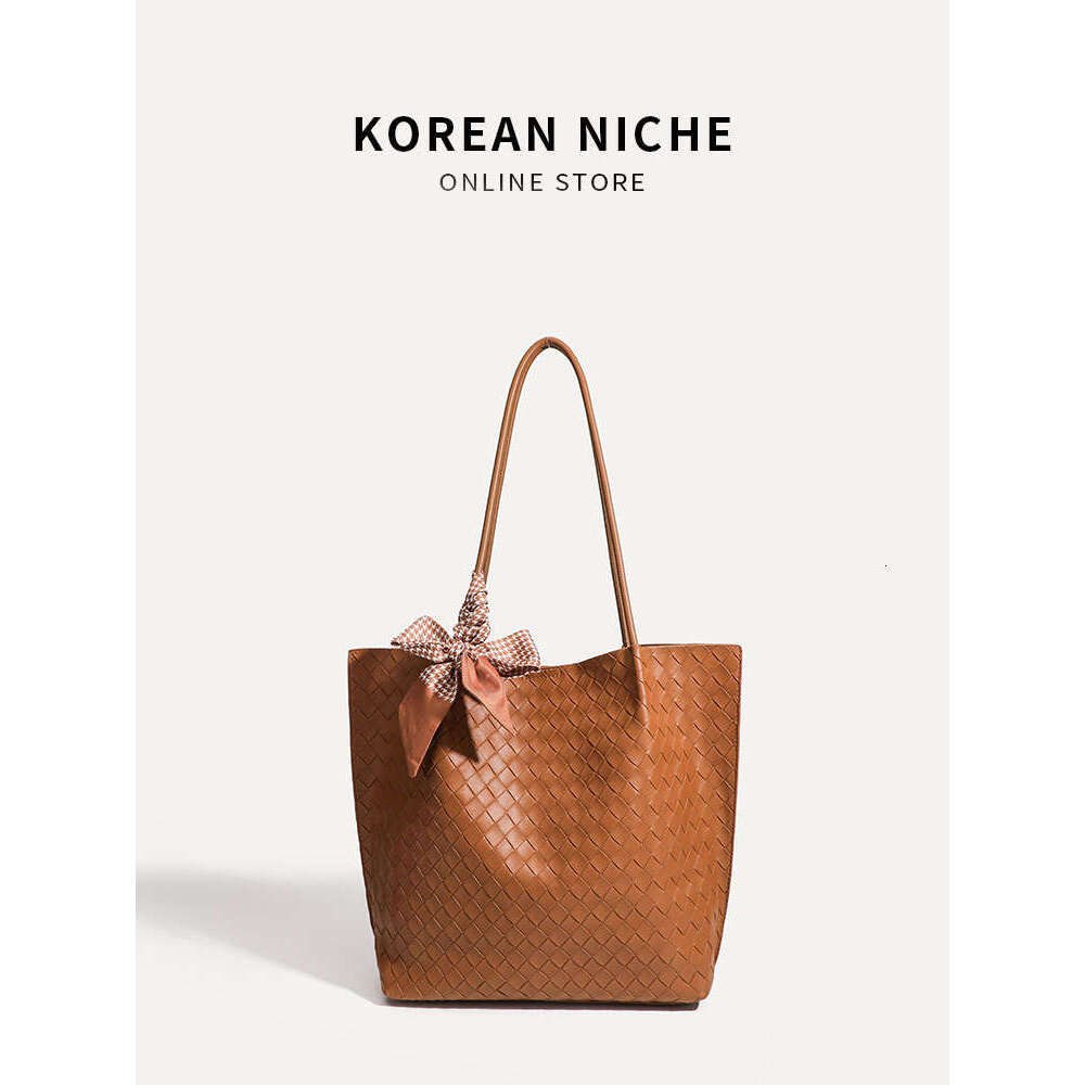 2025 New Woven Tote Versatile Commuting Casual Large Capacity Underarm High-Quality Texture Single Shoulder Bag for Women