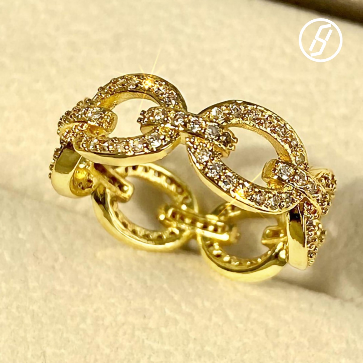 Free Shipping 2025 New Round Buckle Micro-inlay Design Geometric Trendy Style Personalized Cuban Chain Designer Ring for Women