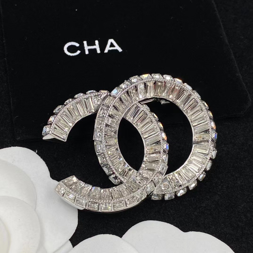 brooches designer luxury jewelry for men women gold silver woman brooch double c full diamond hollow square rhinestone pin high-end women channels chanelly