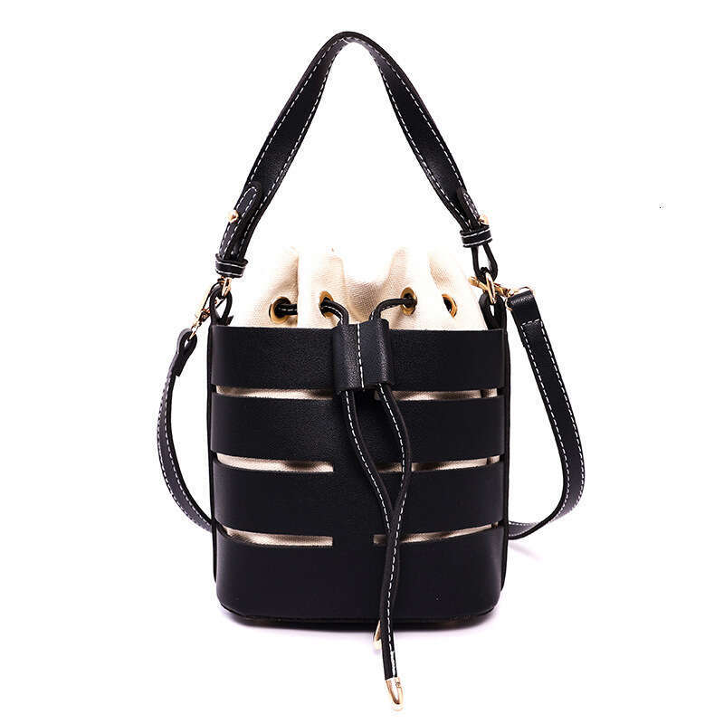 Handheld PU Korean Version 2025 Fashion Hollow Personality Ins Internet Celebrity Stylish Single Shoulder Crossbody Bucket Bag for Women
