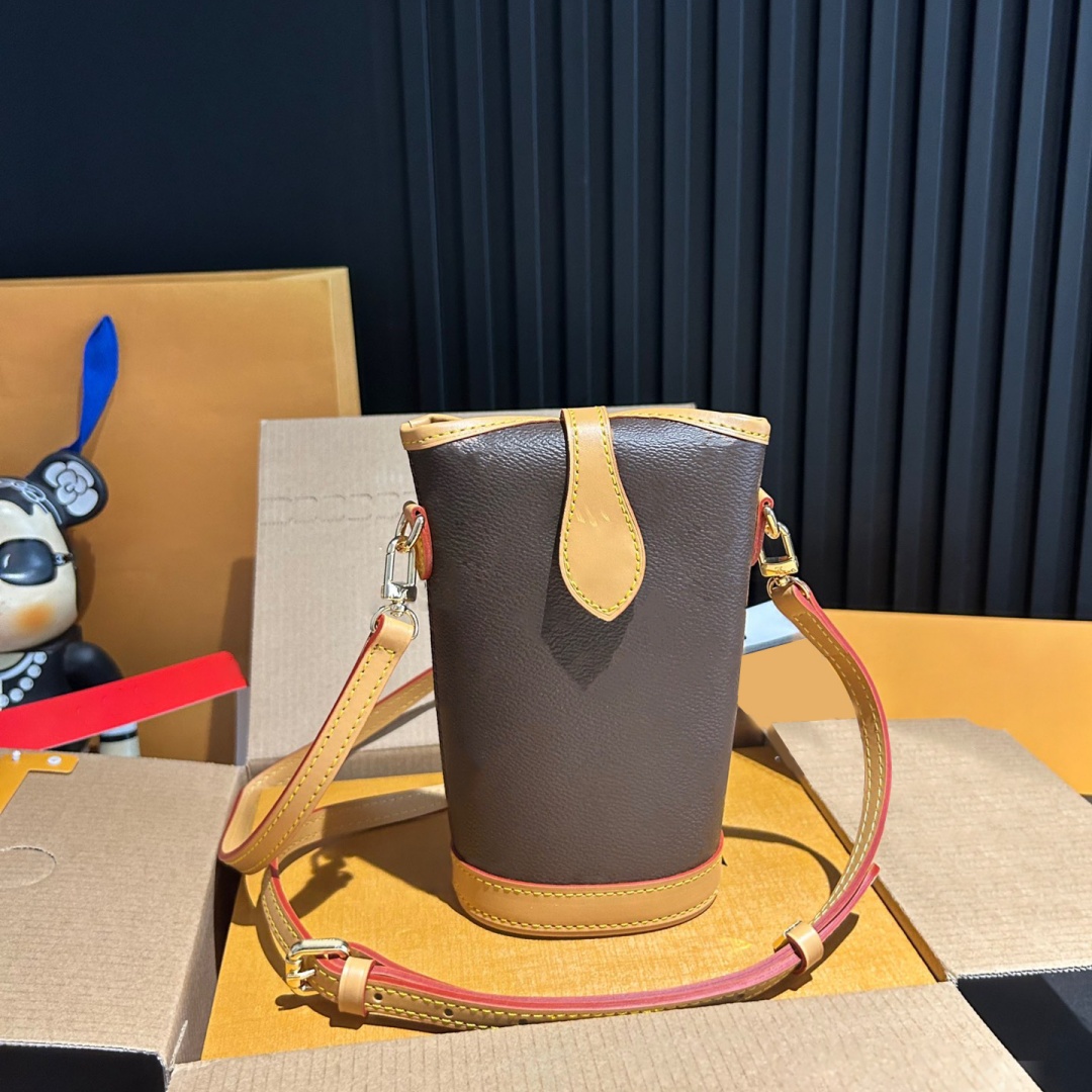 FoldMe Mini Luxury Designer Brown Flowers pouchette messenger bag slingbag Stylish elegant Monogram Men Women Shoulder Crossbody Purse Luxury Mobile phone bag