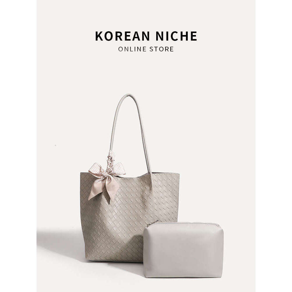 2025 New Woven Tote Versatile Commuting Casual Large Capacity Underarm High-Quality Texture Single Shoulder Bag for Women