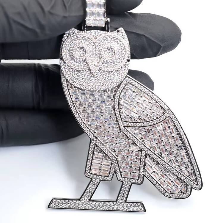 Yu Ying Fine Jewelry New Product Exquisite Owl Pendant baguette Moissanite Vvs d Color Pure Silver Pendant