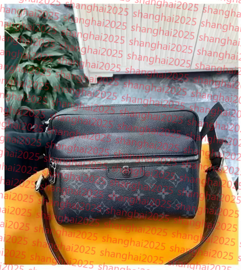 Handbags Men Leather TRIO Messenger Bags Luxury Shoulder Bag Make up Bags Designer Handbag Luxurys designers Mens Shoulder Bags A11