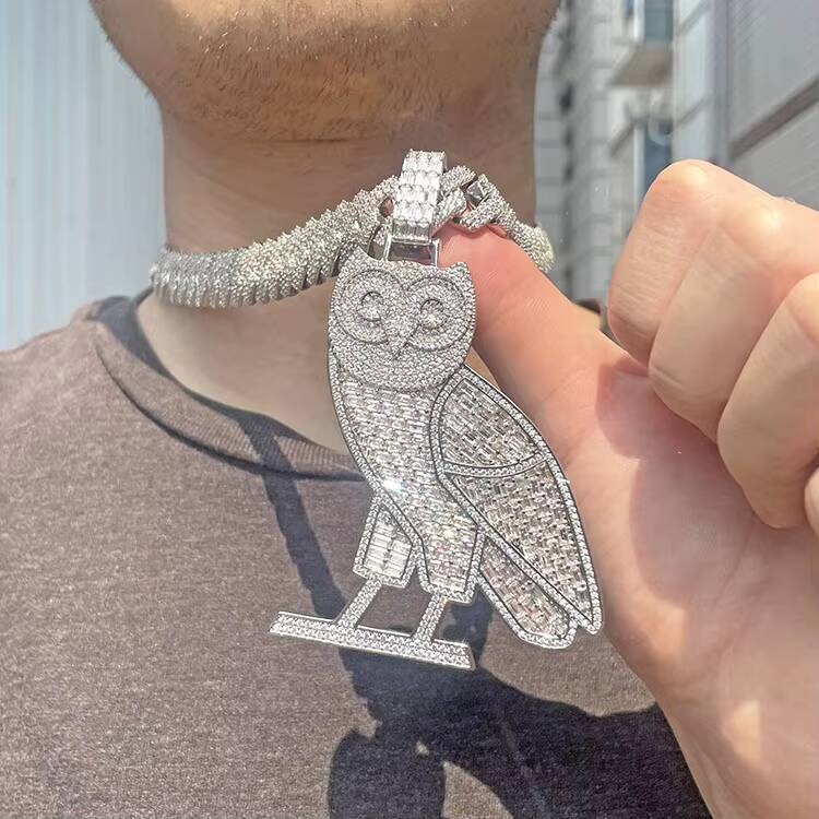 Yu Ying Fine Jewelry New Product Exquisite Owl Pendant baguette Moissanite Vvs d Color Pure Silver Pendant