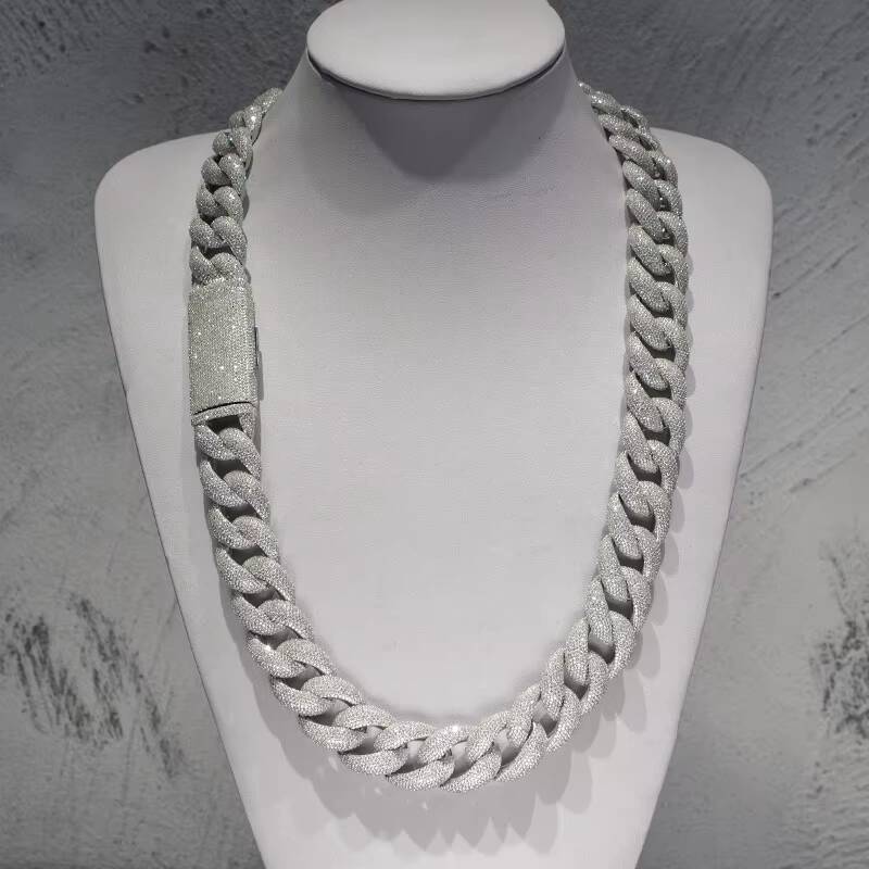 Moissanite Miami Cuban Link Chain in Silver 925 Sparkling 20mm Iced Out VVS Moissanite Cuban Link Chain