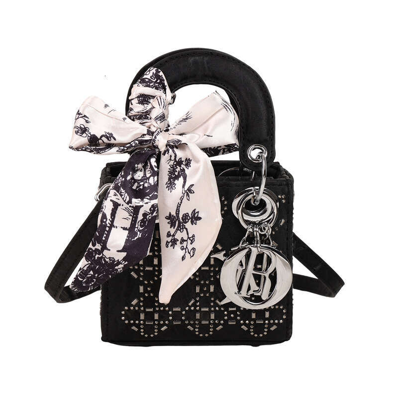 Hot Rhinestone Princess Diana 2025 Summer New Single Shoulder Crossbody Handbag Niche High-end Texture Trade Women's Bag