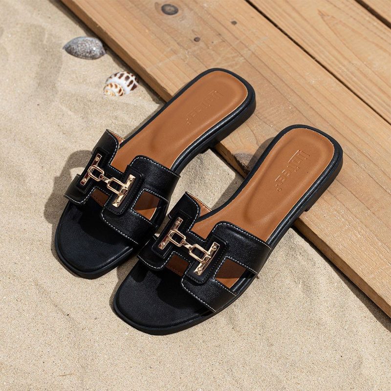 Korean Style 2025 Summer New Fashion Versatile Flat Sandals For Women Outdoor Luxury Designer Sandals Casual Vacation Beach Slippers