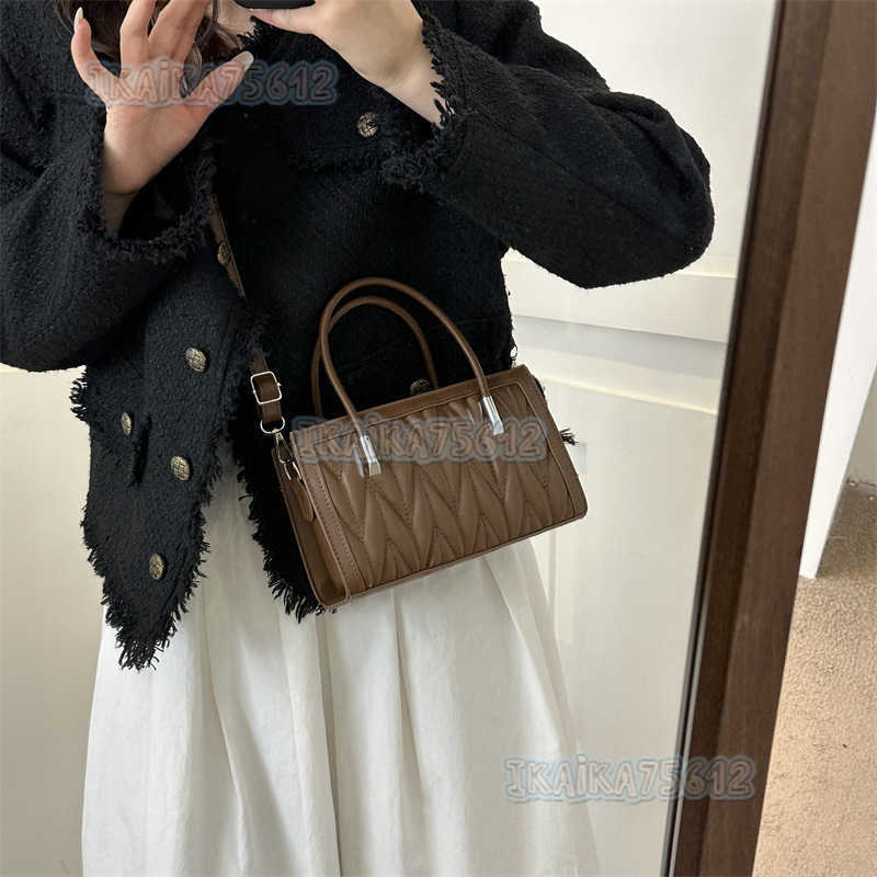 Handbag Women 2025 Autumn New Fashion Small Square Bag Womens Simple Fashion Single Shoulder Crossbody Bag H250804