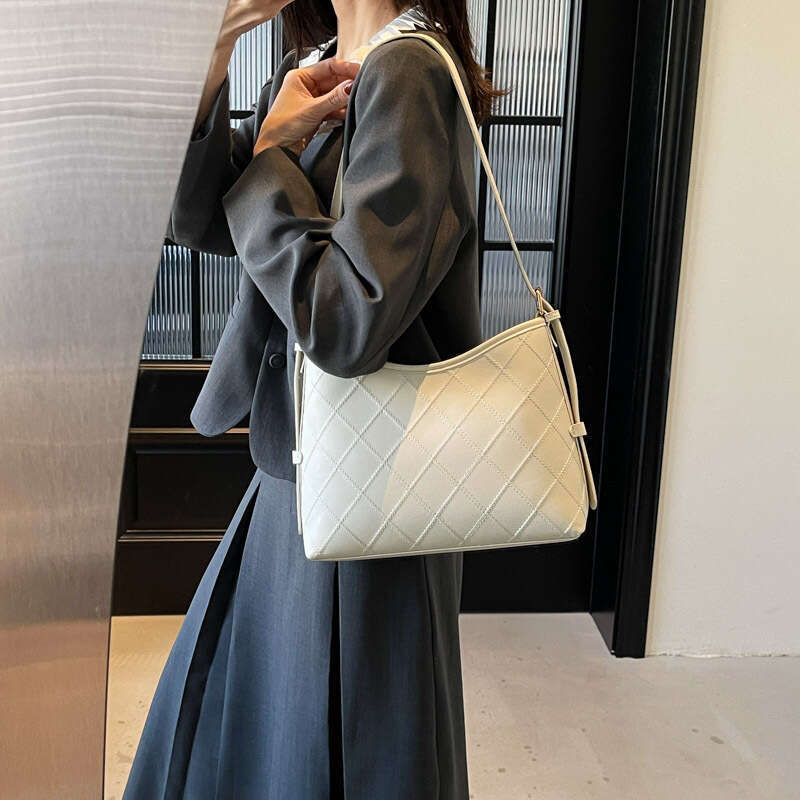 2025 New High-end Texture designer Design bags Single Shoulder Adjustable Strap Fashion Crossbody Bag