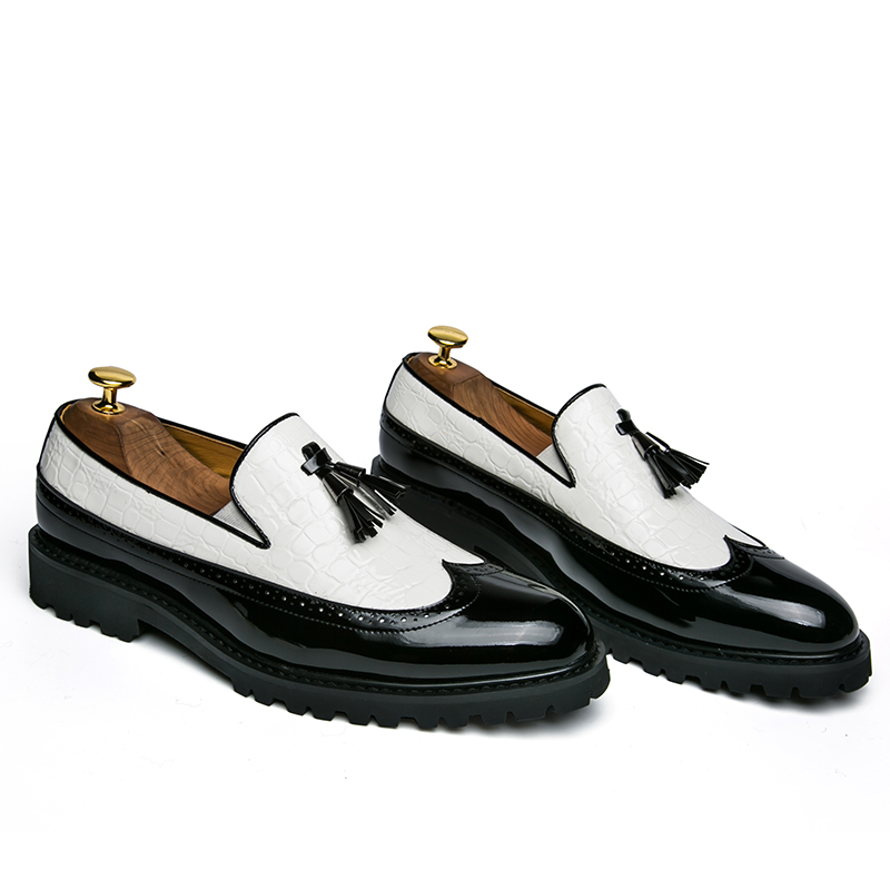 6935 British tassel carved Bloch color blocked loafers, multifunctional casual leather shoes, worn on one foot