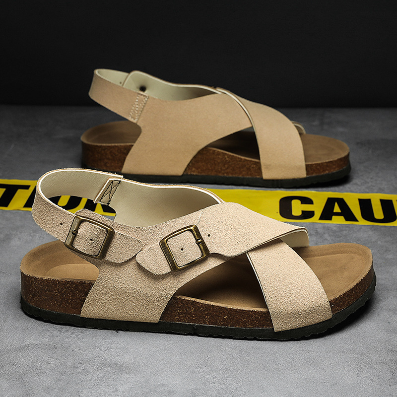 Designer Slippers and sandals Men's new fashionable outerwear anti-slip and wear-resistant sports soft-soled beach slippers for driving free ship