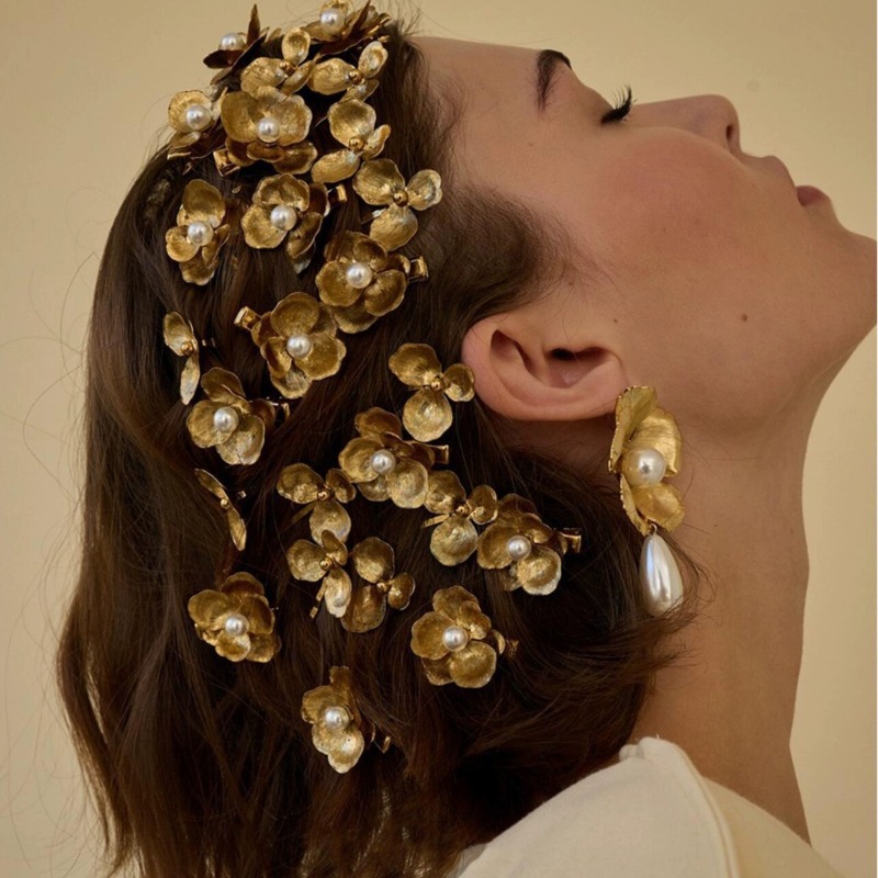 Classic Couture Ornamental Fastener with Delicate Pearls & Blossoms - Timeless Beauty Addition