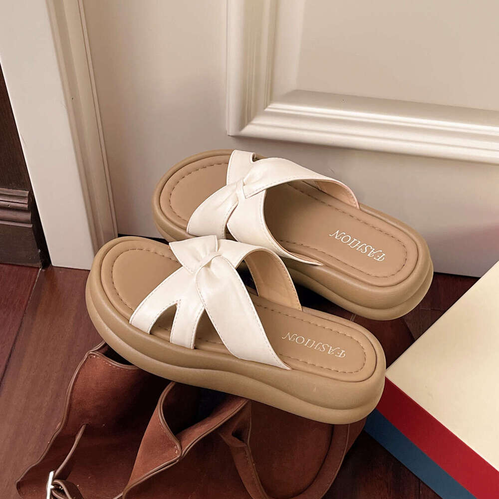 French Style Thick-Soled Sandals Women, Summer 2025 New Cross-Strap Flat High-End Feel, Suitable for designer shoes Skirts, One-Strap Slippers