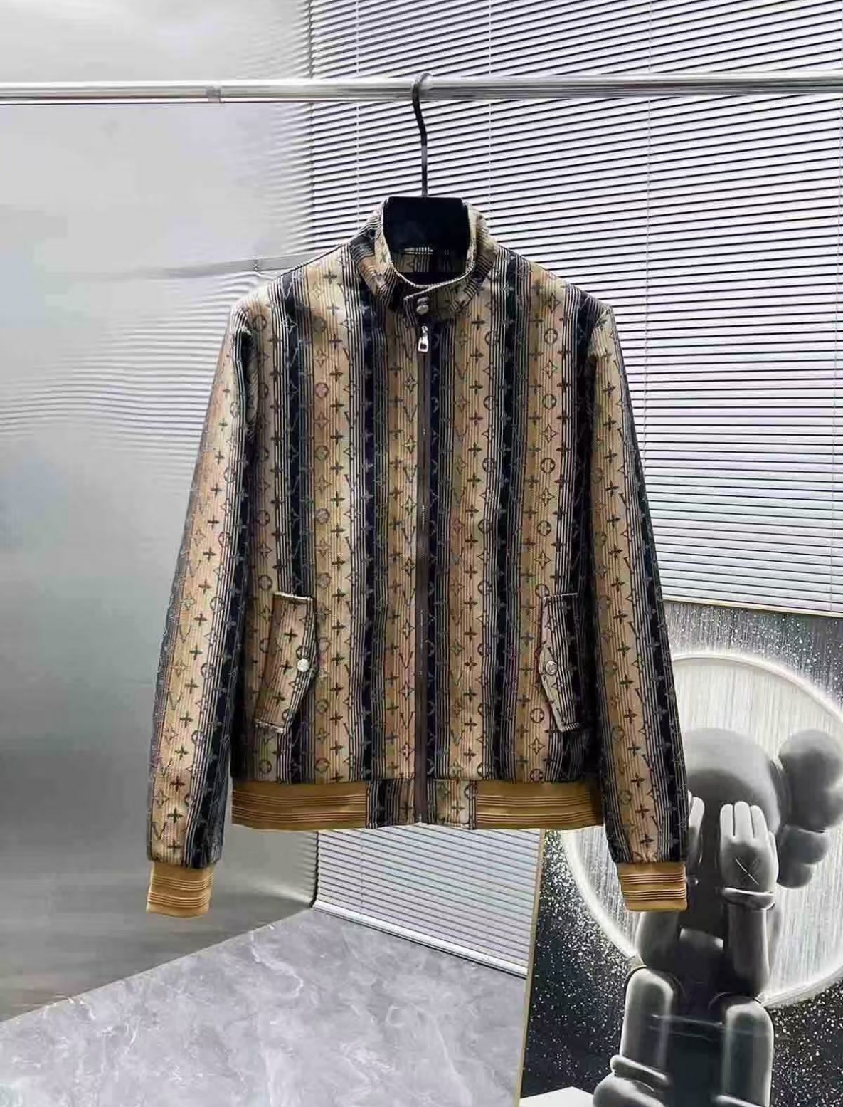 2025 Mens Jacket Designer For Men Woman Coat Sports Fashion Jackets Womens Sweatshirt Hoodie With Long Sleeve Zipper Windbreaker Man Clothing Tops Asian size