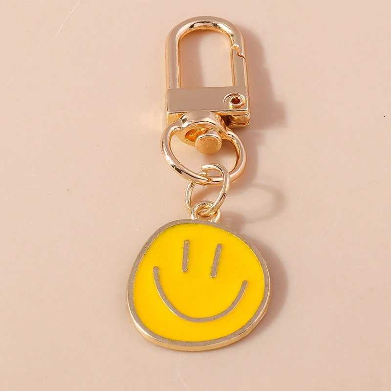Cute Smile Face Keychain Emoticon Key Rings Pendants for Men Women Key Holder Handbag Charms Pendants DIY Jewelry Gifts G250802