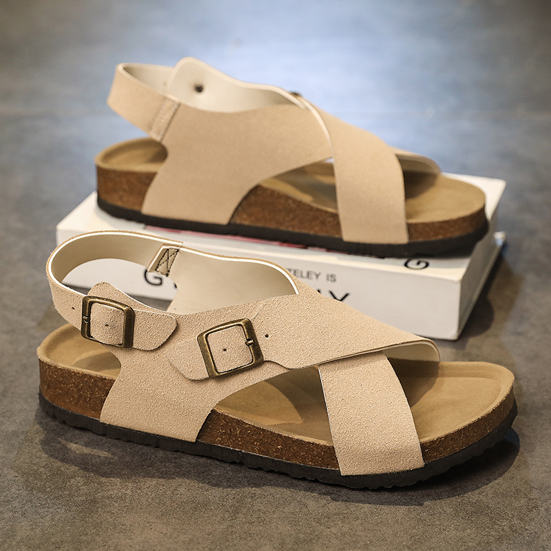 Designer Slippers and sandals Men's new fashionable outerwear anti-slip and wear-resistant sports soft-soled beach slippers for driving free ship