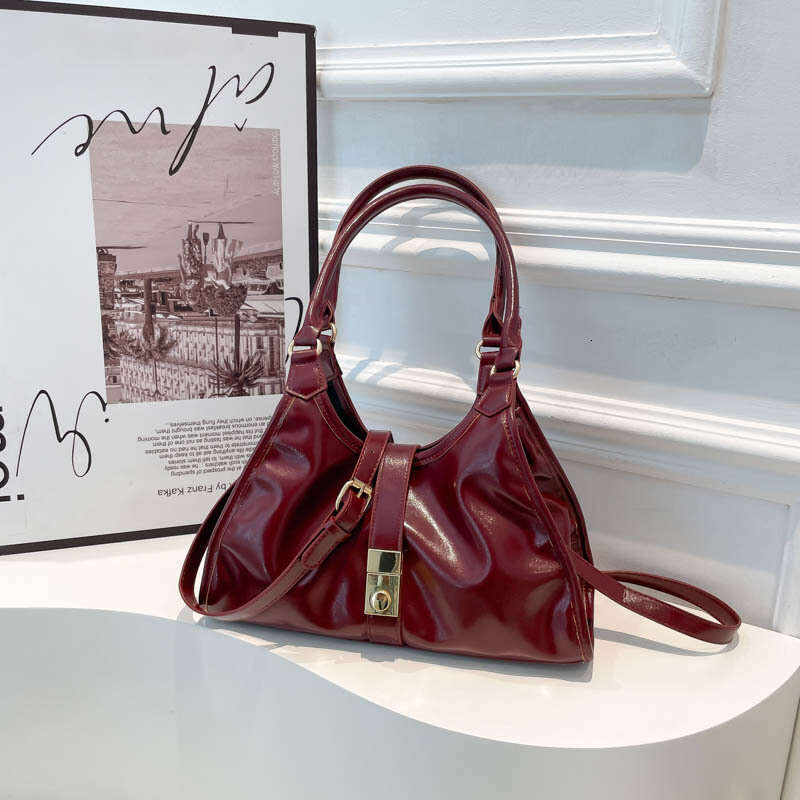 High-End Fashion Simple Handheld Tote Oil Wax Leather Texture Shoulder 2025 bags New Niche Design designer Crossbody Bag