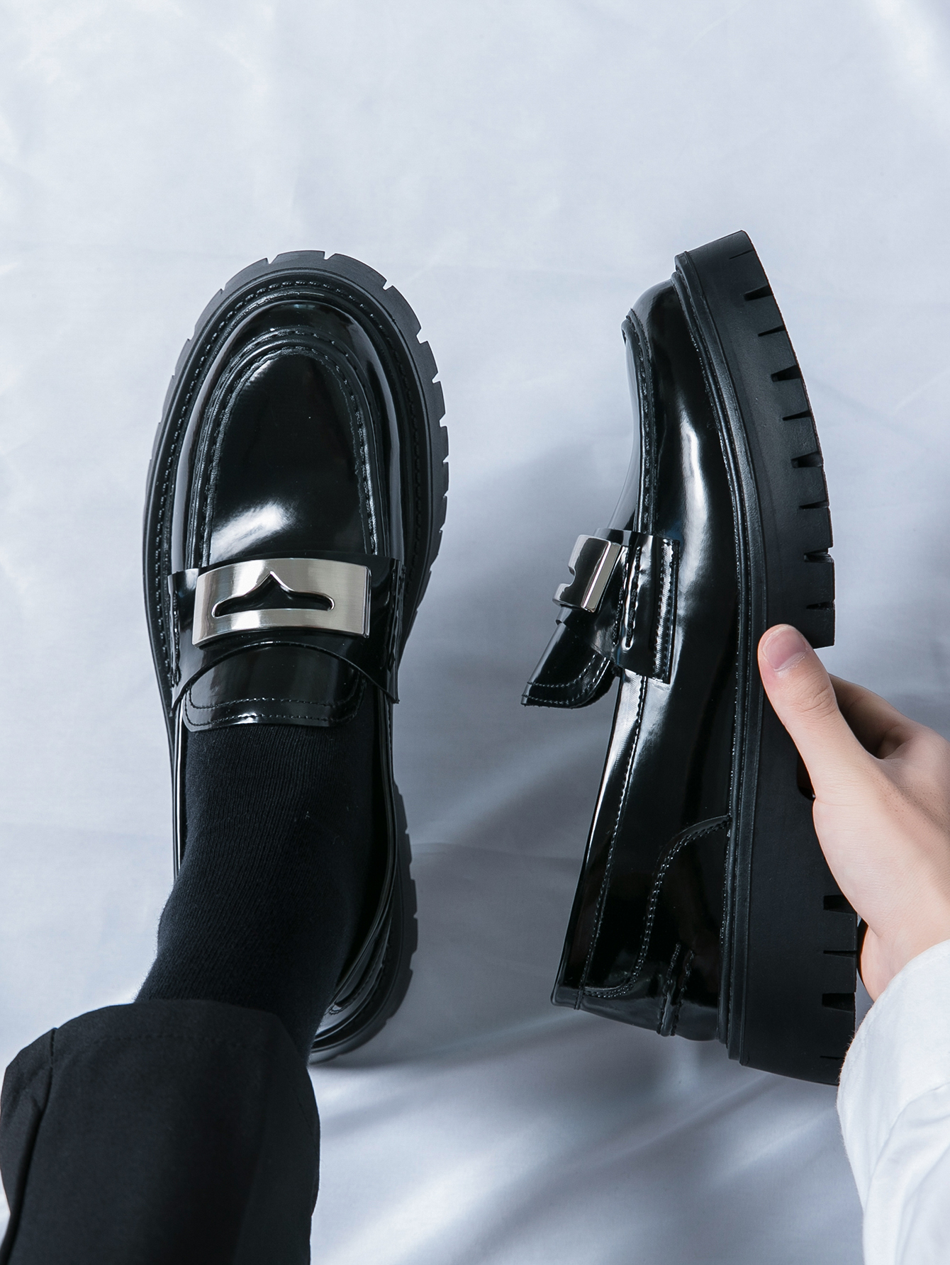 8804- Summer breathable small leather shoes with a male feel, British interior height increase, thick sole, trendy shiny surface, one foot casual loaf