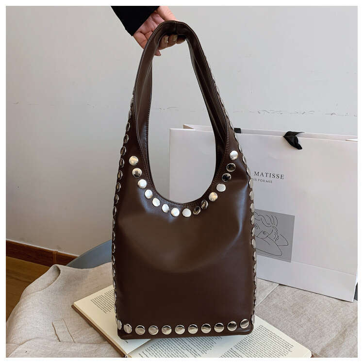 Studded Single Shoulder Underarm Fashion Motorcycle Simple Trendy Large bags Capacity designer Bucket Bag