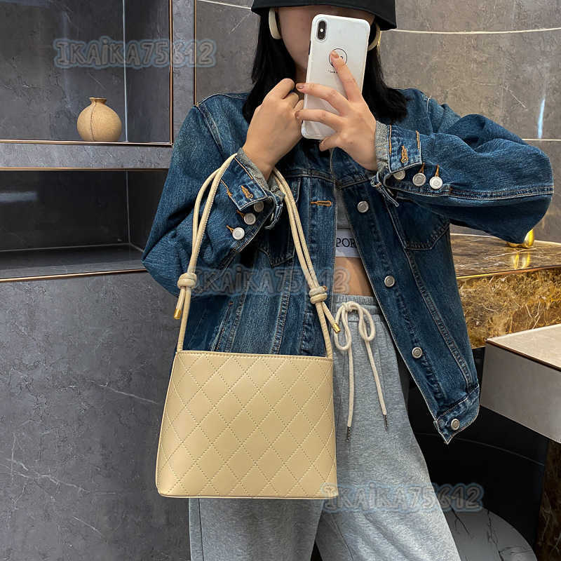 Texture Bag Womens 2025 New Style Niche Fashion Net Red Small Square Bag Single Shoulder Messenger Bag for Work H250804